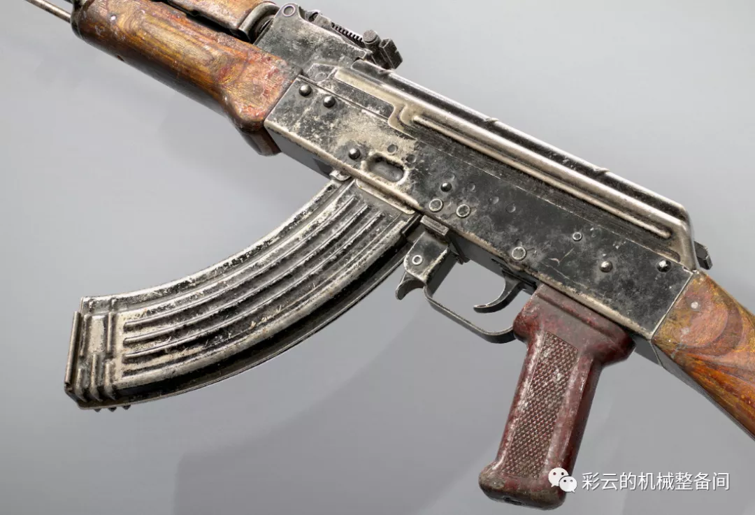 为什么AK-47退役得早？因为AKM更好啊