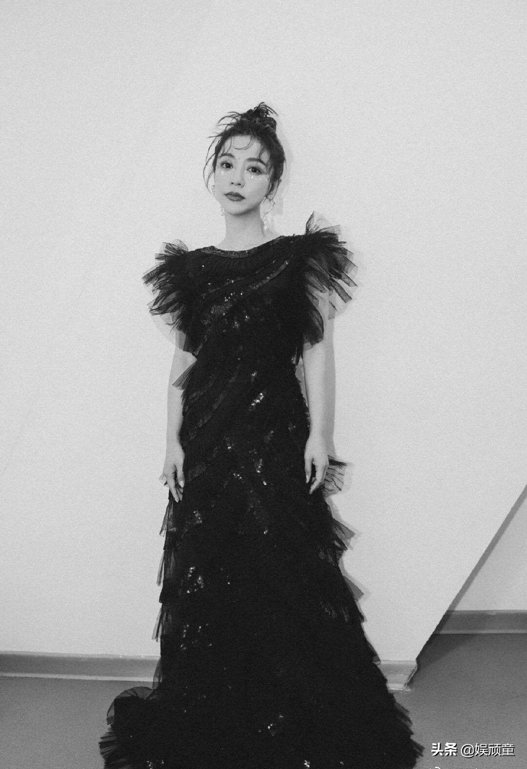 《姐姐》到五分组时，只有两位队长，万茜、张