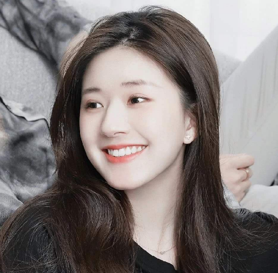 比吴谨言瘦10斤，赵露思却不显瘦，除了脸圆还有