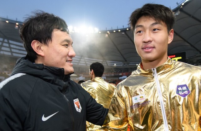 The second generation of Chinese football players has risen. He entered ...