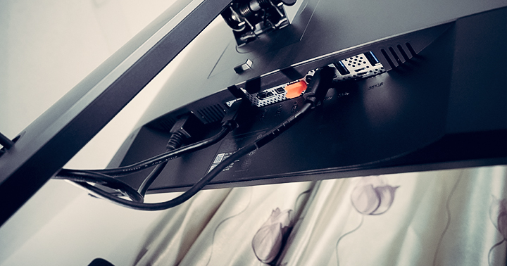 广色域显示器凭什么贵？明基sw240对比戴尔u2518dr使用体验