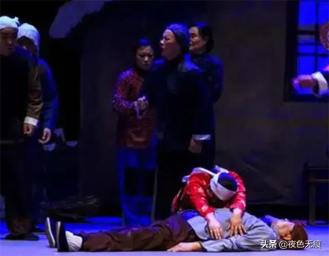 杨白劳欠债不还，犯错在先，为何最后背负骂名的却是黄世仁？