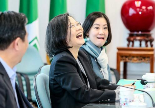 �就是要和蔡英文懟到底！�