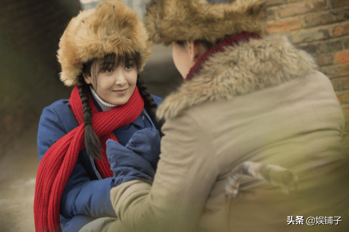 《正是青春璀璨时》地方台热播，剧情俗套类似