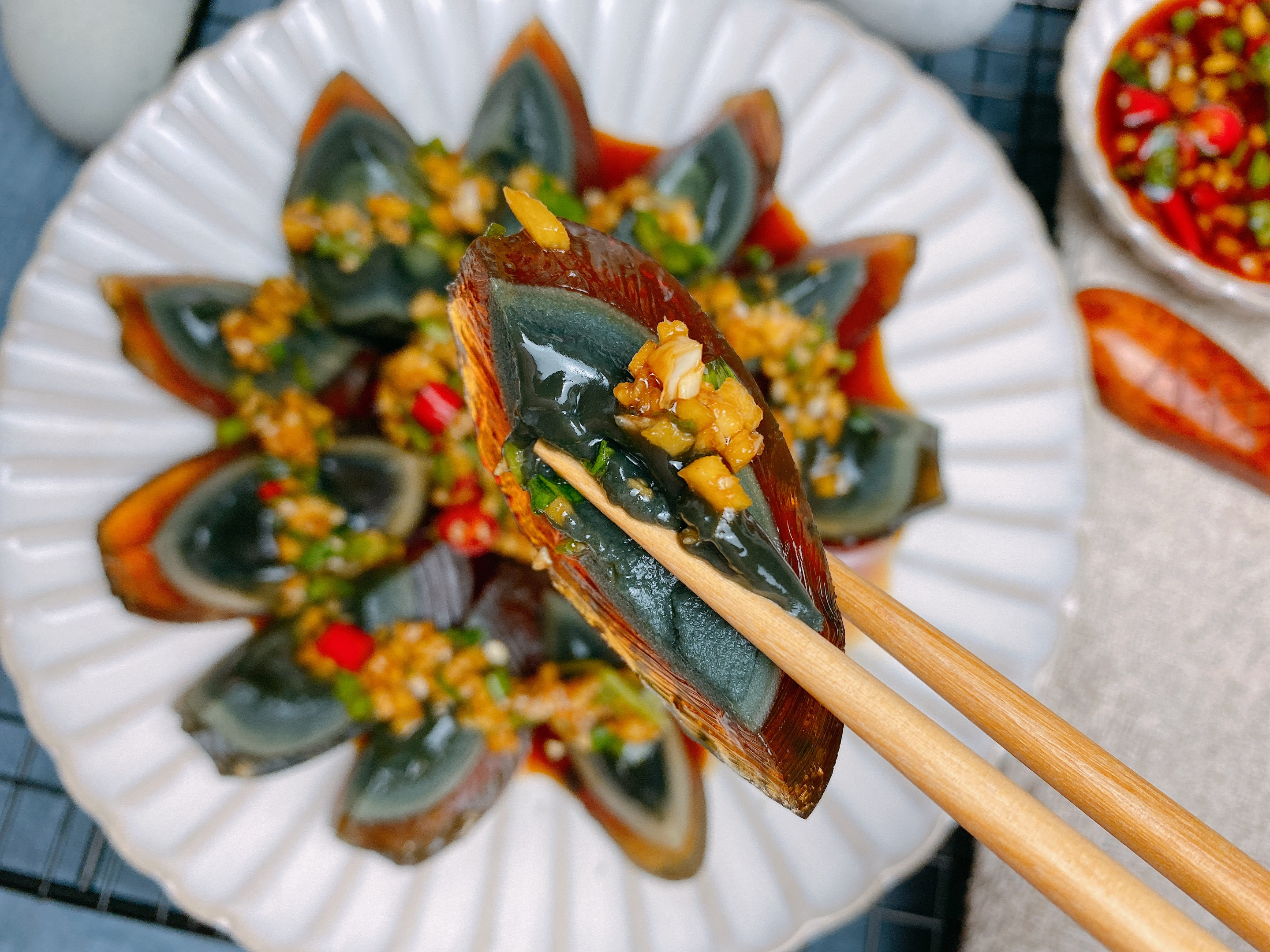 過年必備涼菜之涼拌皮蛋，多加3味調料，皮蛋不腥不澀，開胃爽口