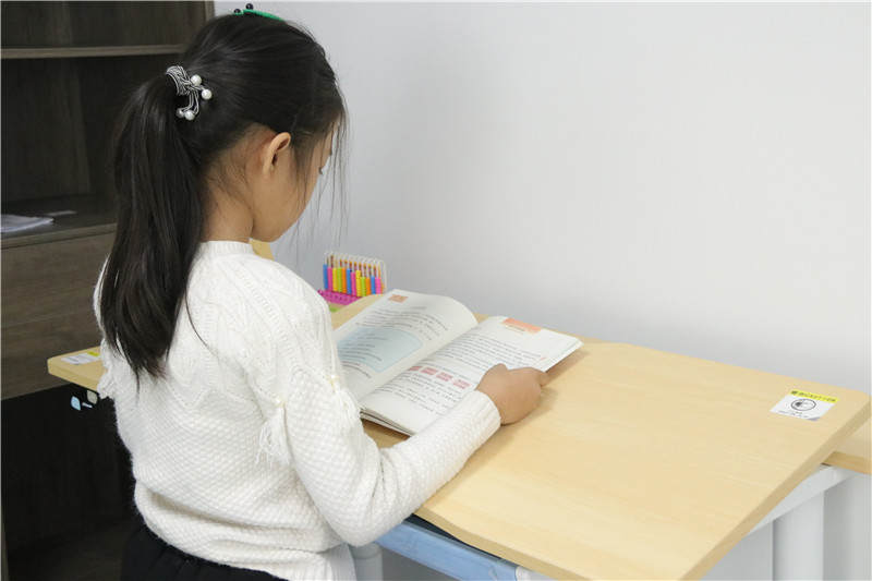一鍵升降3歲用到18歲，養(yǎng)成好坐姿！樂歌EC2學(xué)習(xí)桌椅體驗