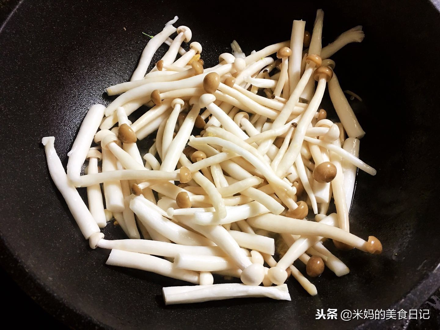 图片[9]-西蓝花炒双菇做法步骤图 低脂又养颜女人多吃不长肉对身体好-起舞食谱网