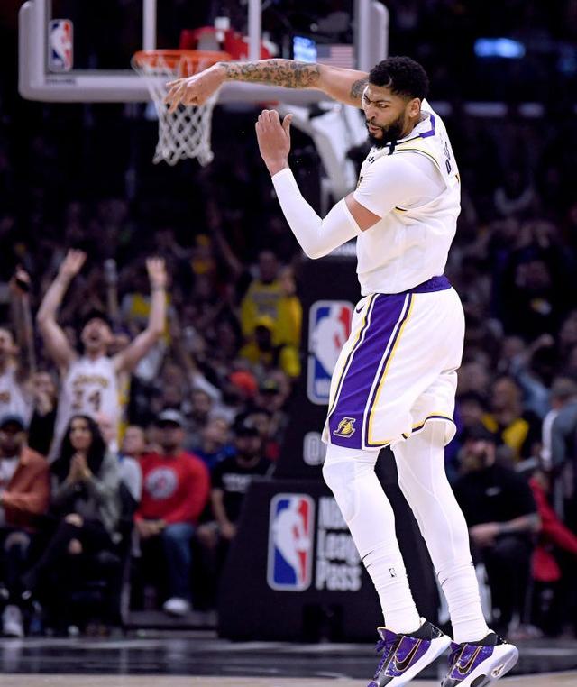 打强队比虐菜还轻松！湖人本赛季还没赢过的，