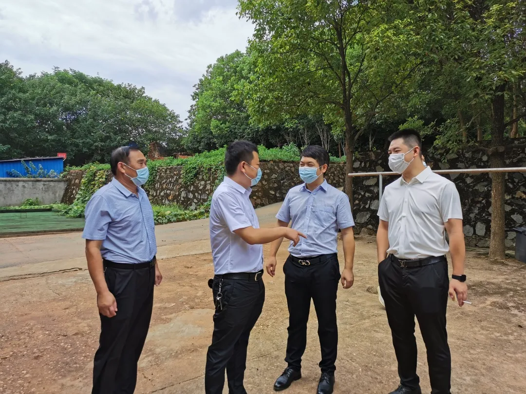 金科南昌观澜府项目携手新建区住建局向石埠敬老院捐赠爱心物资