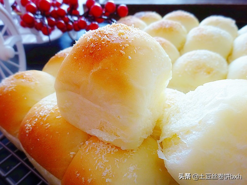 我家面包从来不买，用这个方法做，面包暄软醇香，久放不硬