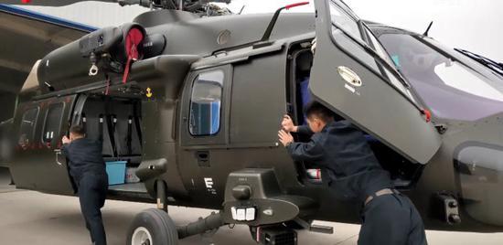 ֱ20��Խ������������ʻ���״��ع⣬��Ҫ4������Աͬʱ��ʻ��