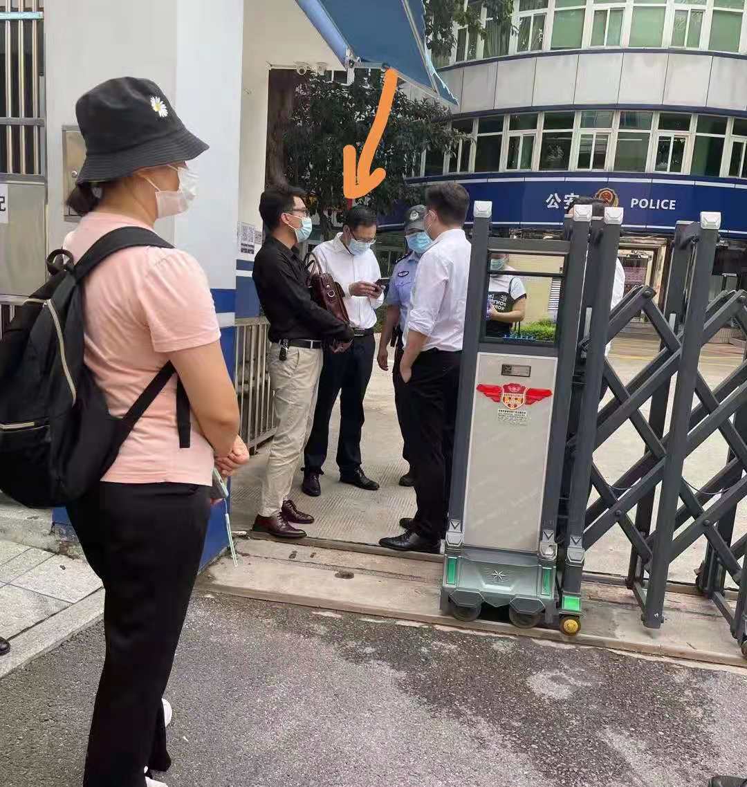 高度强律师进派出所了，玩起了“拆东墙补西墙”