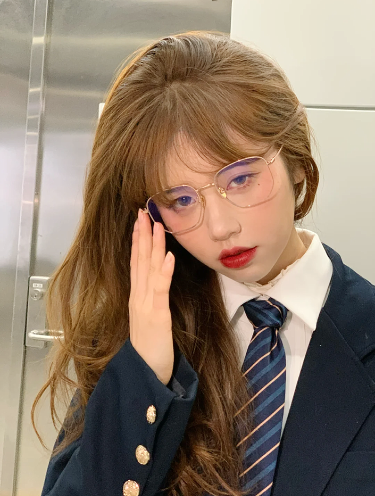 女生長期戴眼鏡與不戴眼鏡，到底有什么區別？