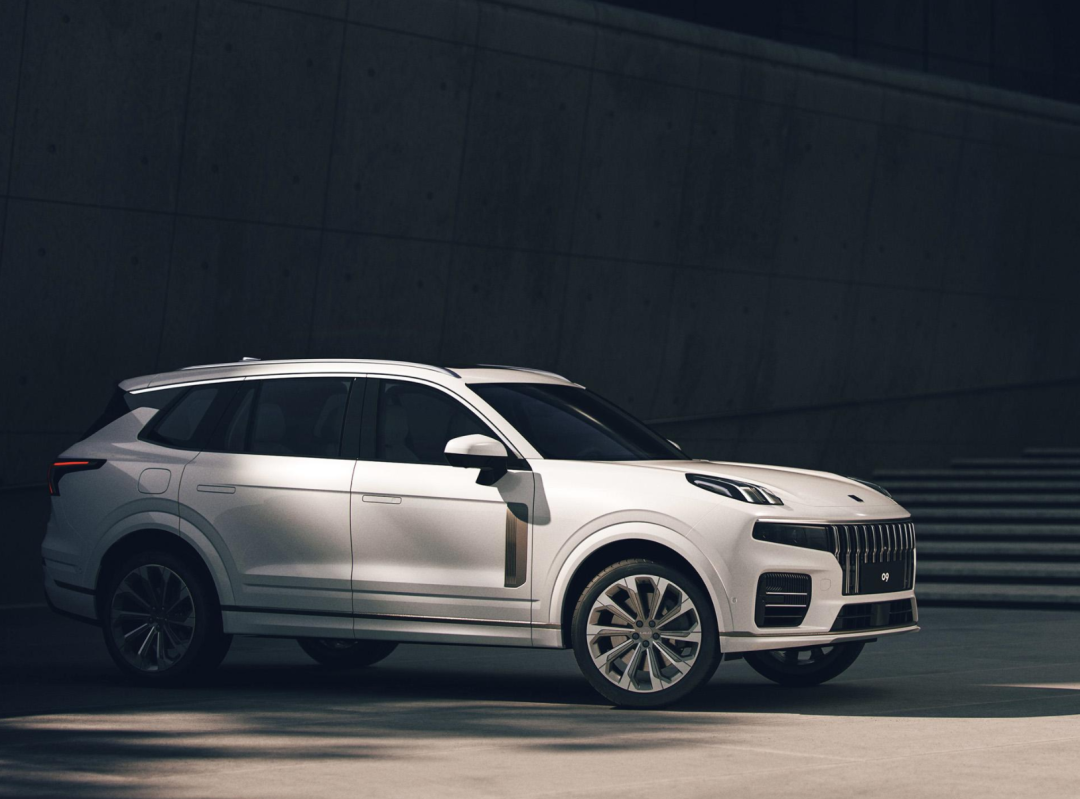 领克版“XC90”官图发布；全新一代宝马X1谍照曝光