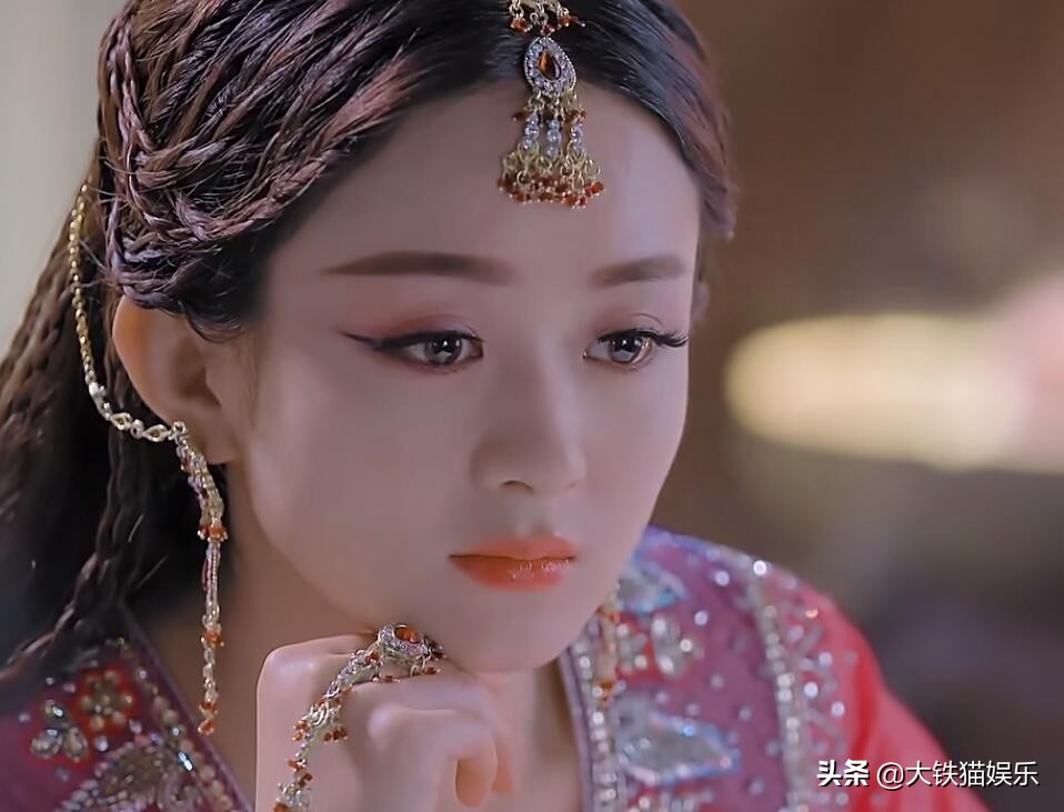 被造型师偏爱的“额饰”，某些剧女演员人均好