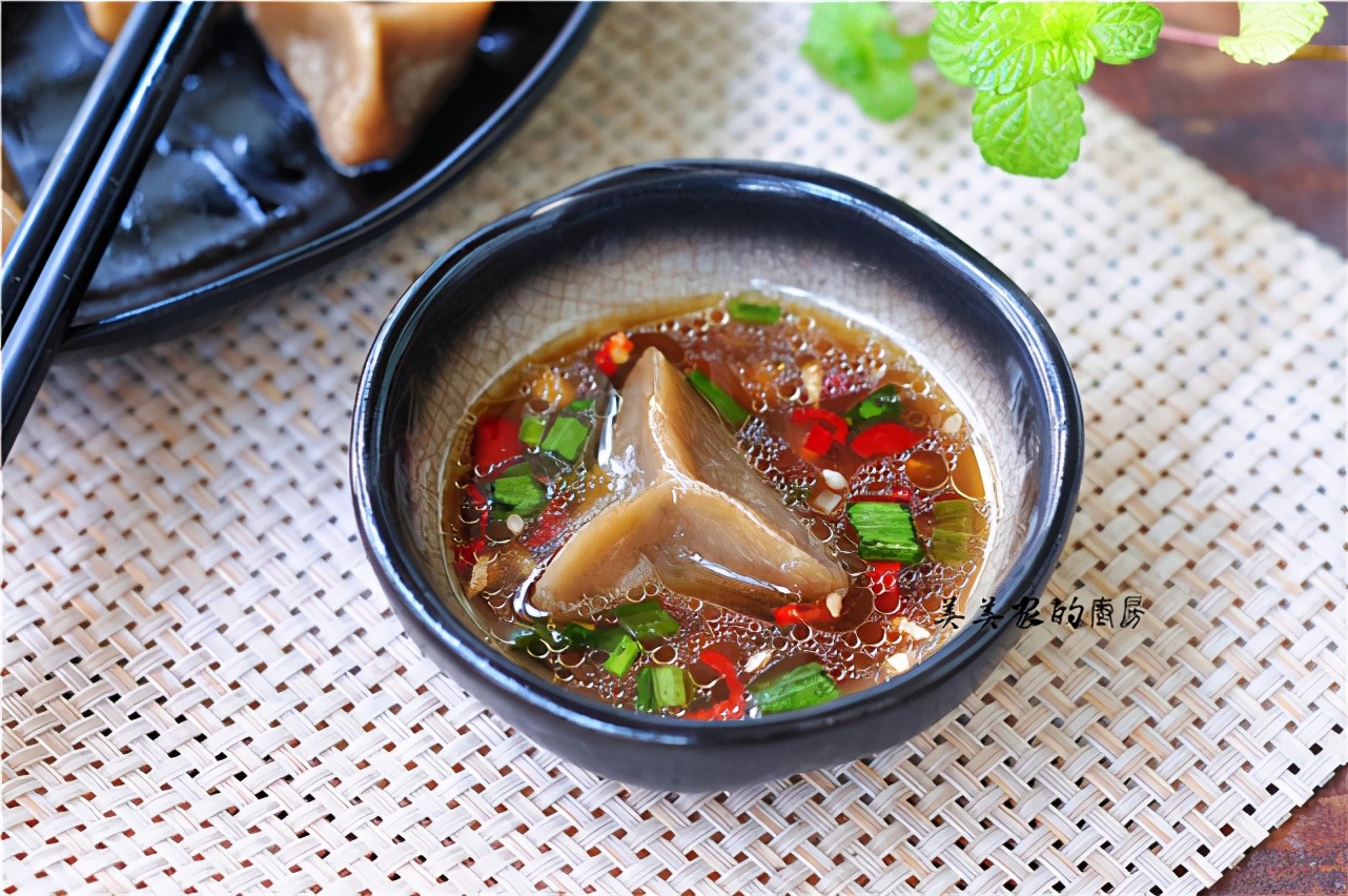 芋头是个“宝”，香糯细腻，营养极高，打碎拌好做早餐，太香了