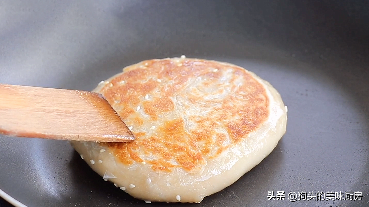 懒人香酥鸡肉饼做法，不揉面不醒目，鲜嫩多汁，层次丰富太香了