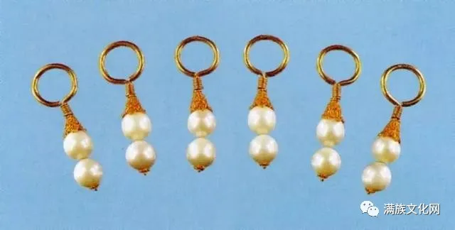 满族耳饰习俗：一耳三钳