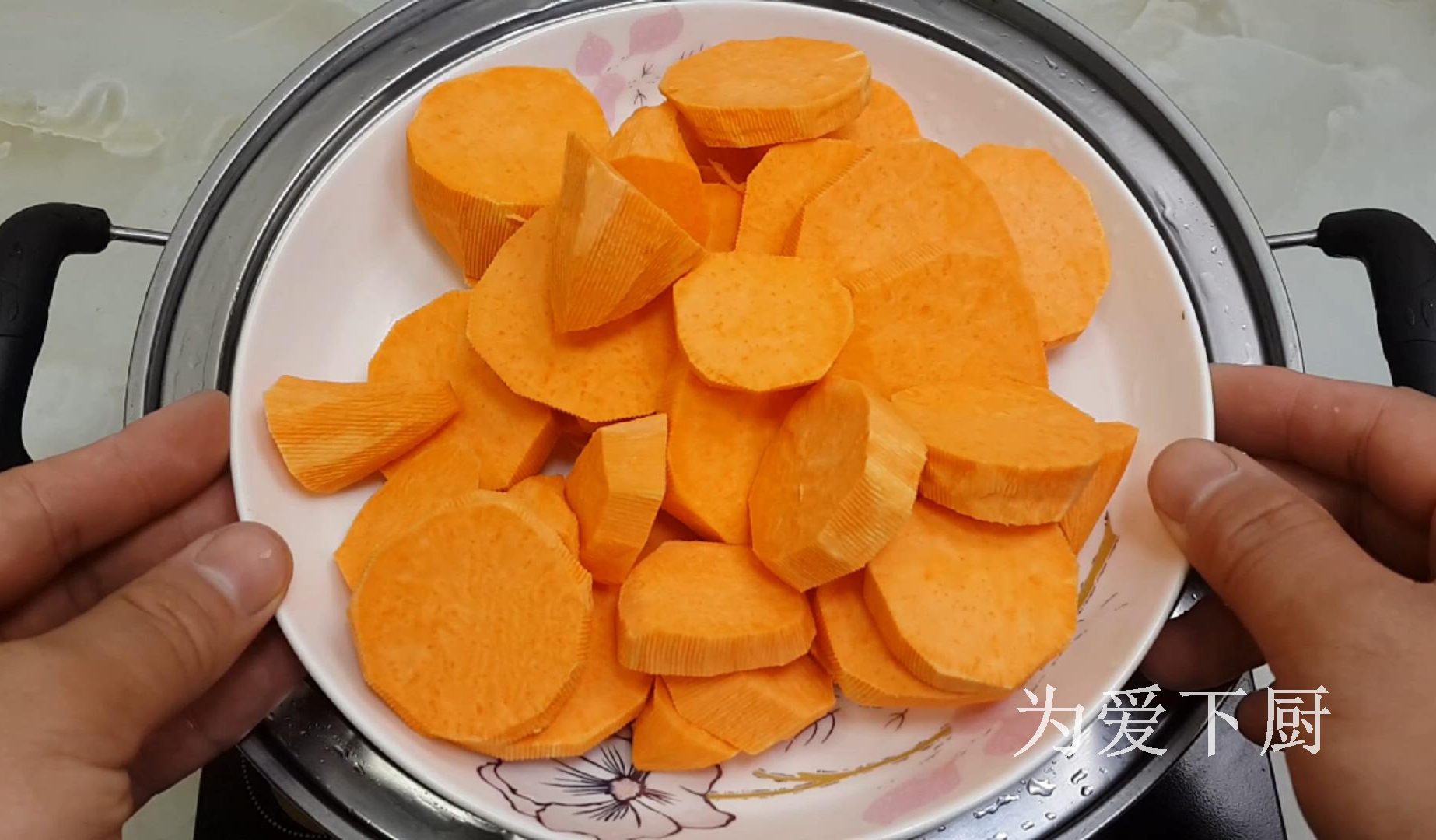 红薯这样做才好吃，加半碗糯米粉，个个焦脆又香甜，真的太香了