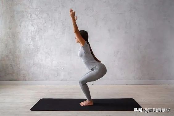 Practice 8 classic yoga moves every day and refuse Ge Youtan at home!