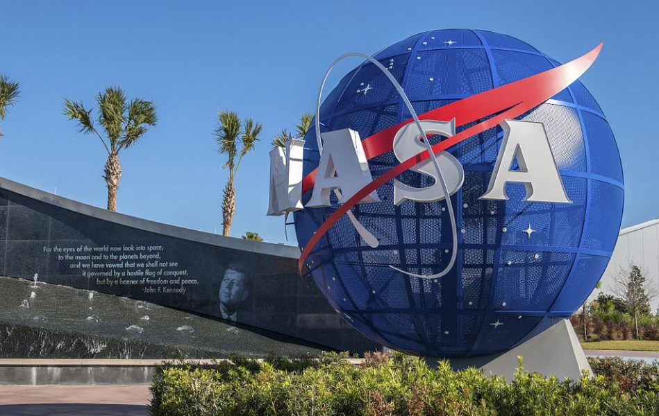 嫦五“挖土”归来后，美酸的不行，拜登团队向