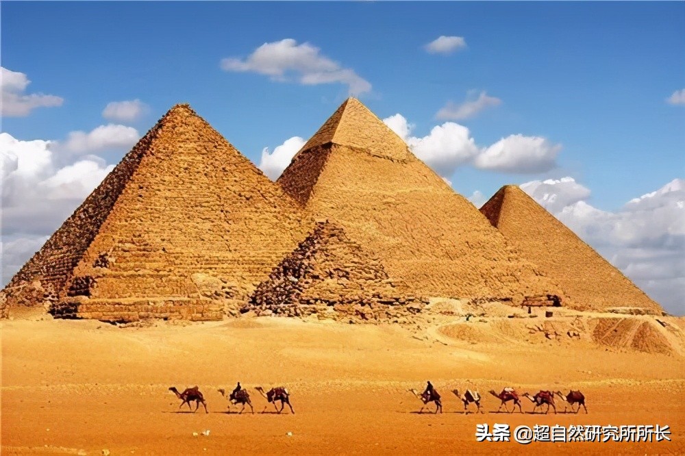 一位法國老人的外星之旅，帶回了一切未解之謎的終極答案