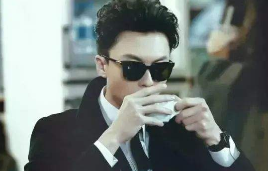 TVB假面夫妻：人前人后两幅面孔，黄浩信再夺视帝，终于不装了