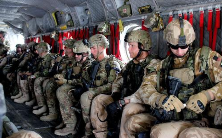 这才是美国女兵的真实情况，人前风光人后苦，