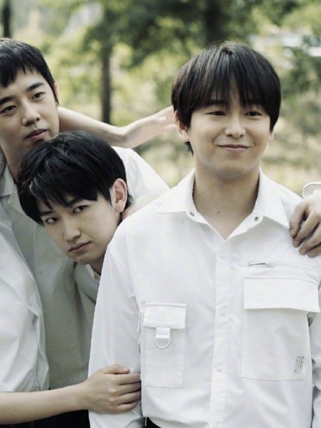 彭昱畅与女友约会再度被拍，素人不应被关注，