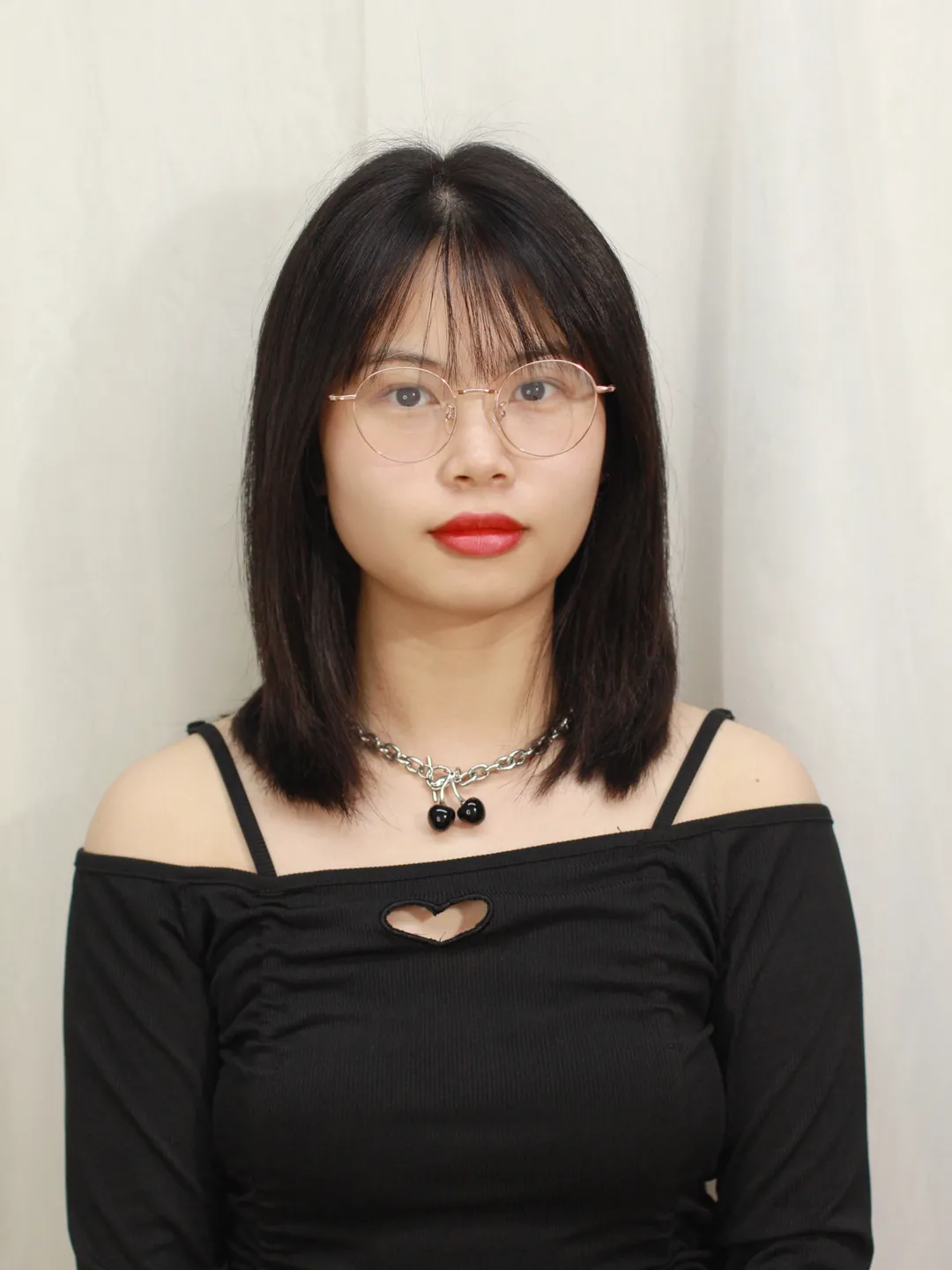 女生長期戴眼鏡與不戴眼鏡,到底有什么區別?