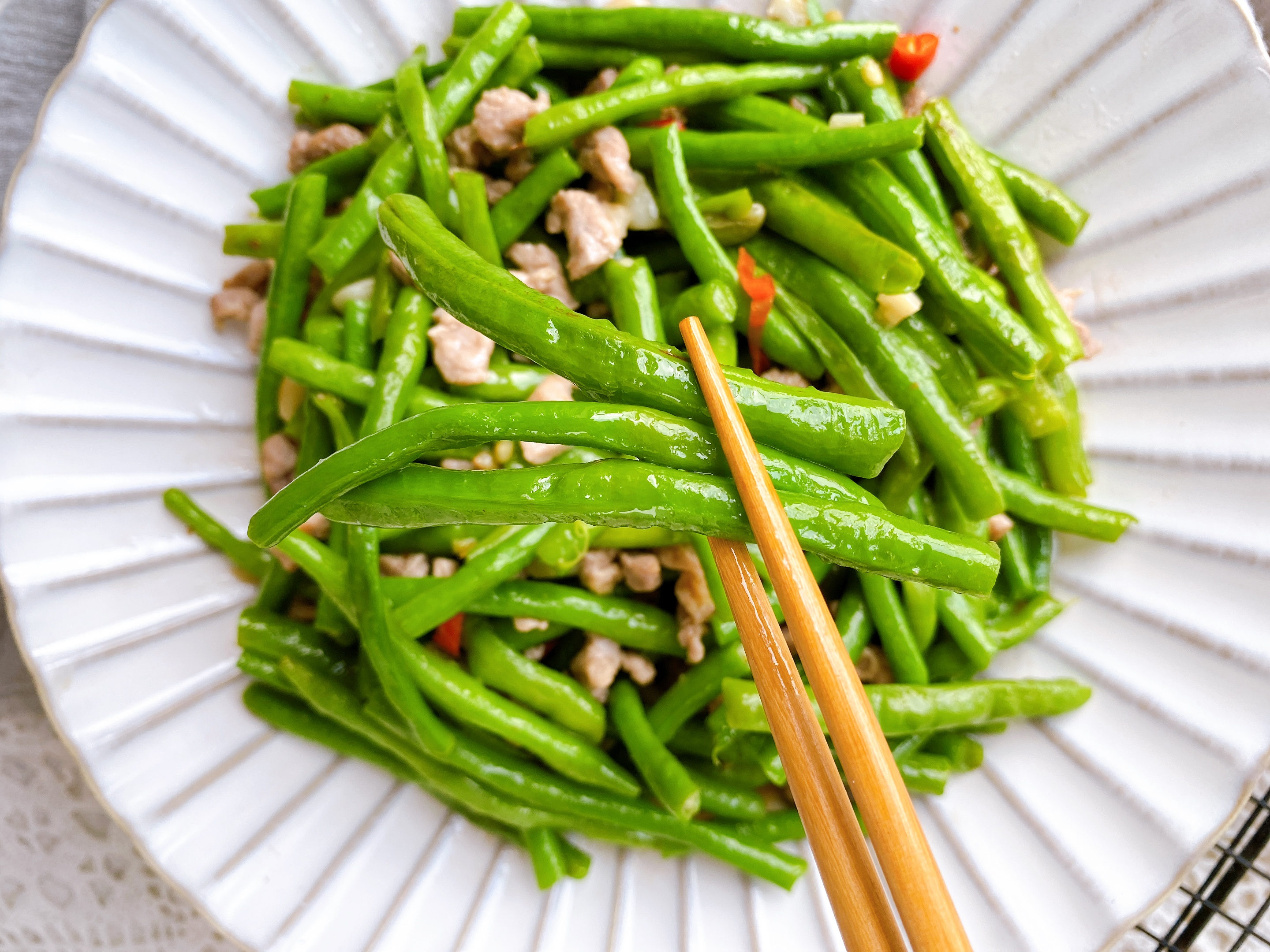 大厨教我的爆炒豆角，怪不得自己做得不好吃，原来是少了关键2步