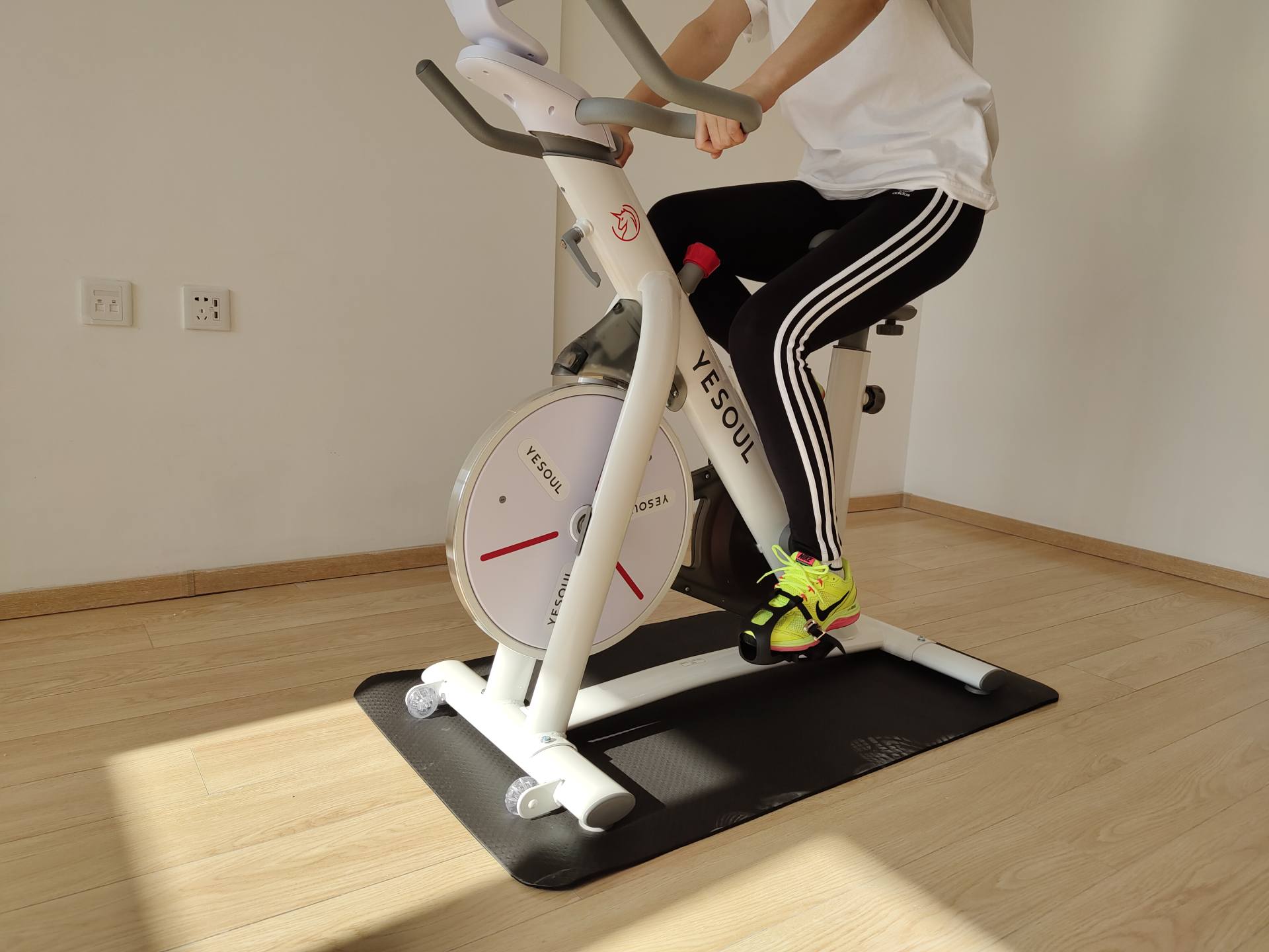 30天练出马甲线，野小兽动感单车让你甩掉肥肉，再现青春活力