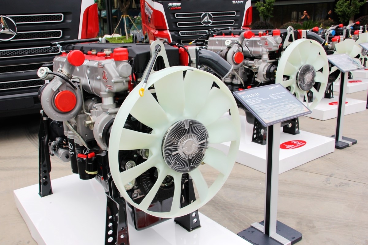 The engine accessory system is inconspicuous, but this centuryold