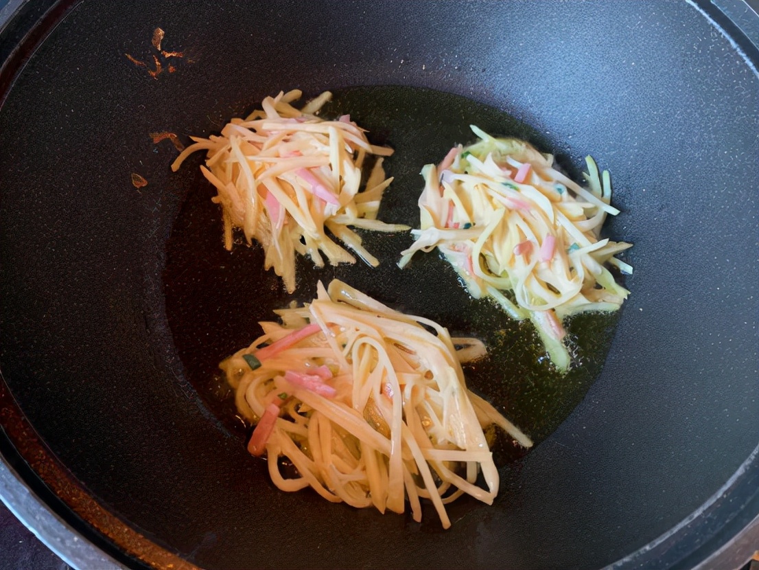 软糯好吃的早餐土豆饼，简单又惊艳，简直不要太好吃