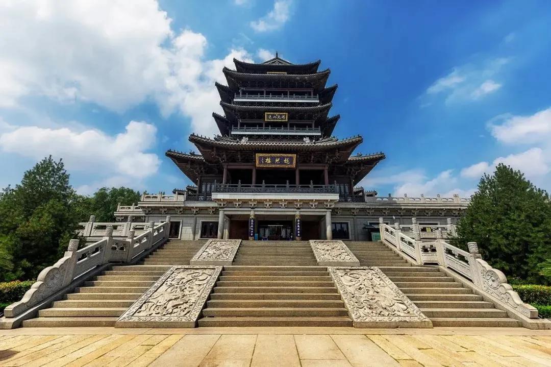 導(dǎo)游帶您深度游，濟(jì)南大明湖吸引人的，不僅僅是風(fēng)景