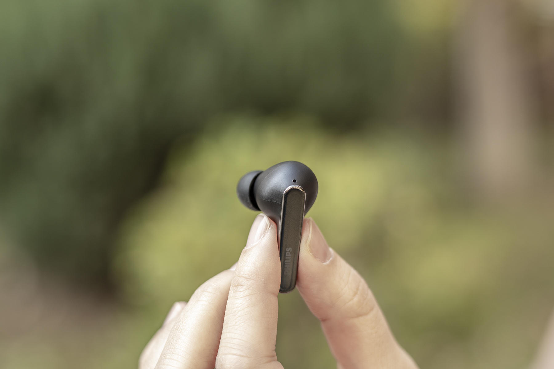 A fullfeatured wireless headset that is more fragrant than AirPods 3, Philips T5506 true