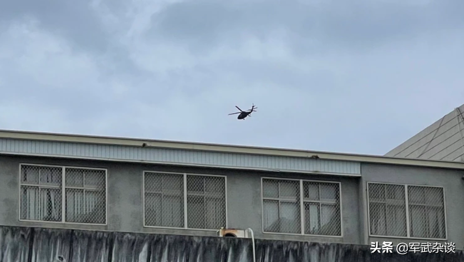 突发，台空军2架F-5E战斗机相撞坠毁，飞行员1重伤1失踪