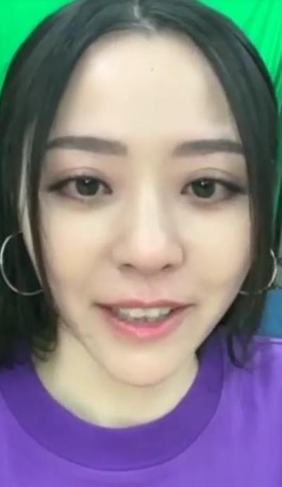 张靓颖直播被骂小三，当场怒怼黑粉：那个说小三的给我滚出去