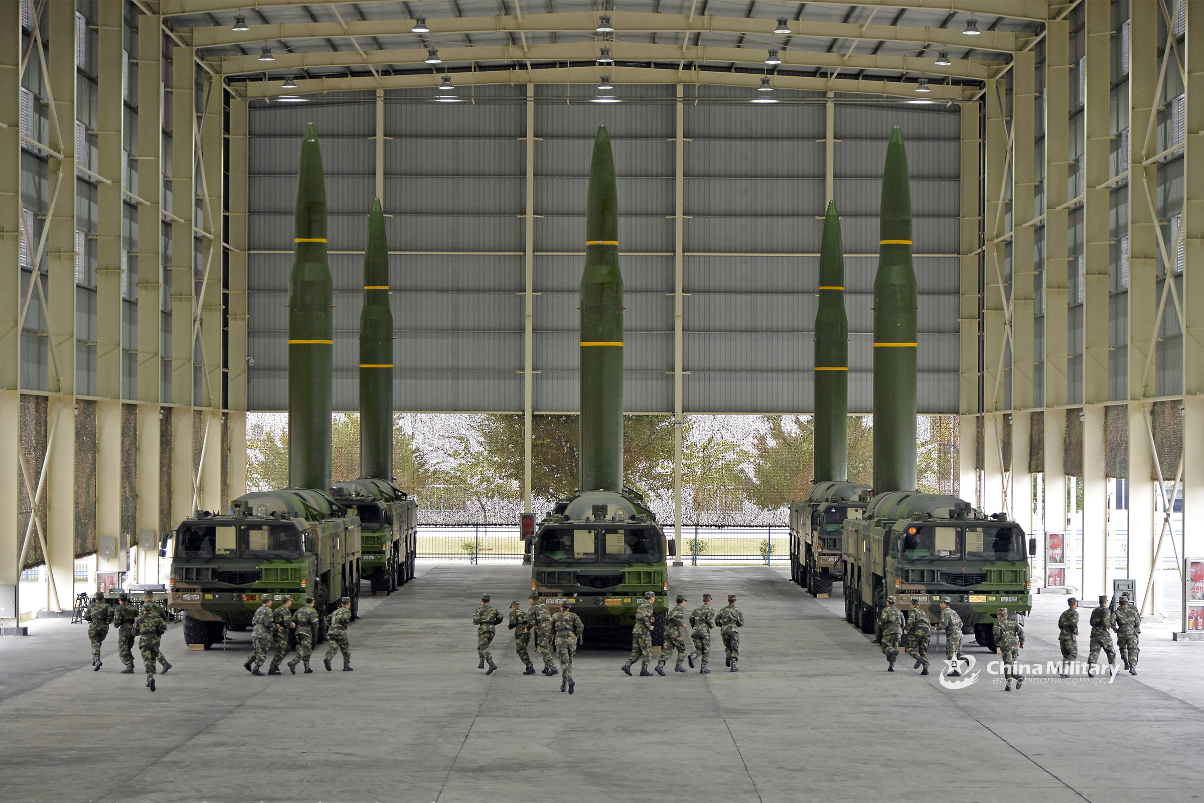 ������껻���磬�����һ�ΰڳ�5������������ʵ�������˿�ɵ��