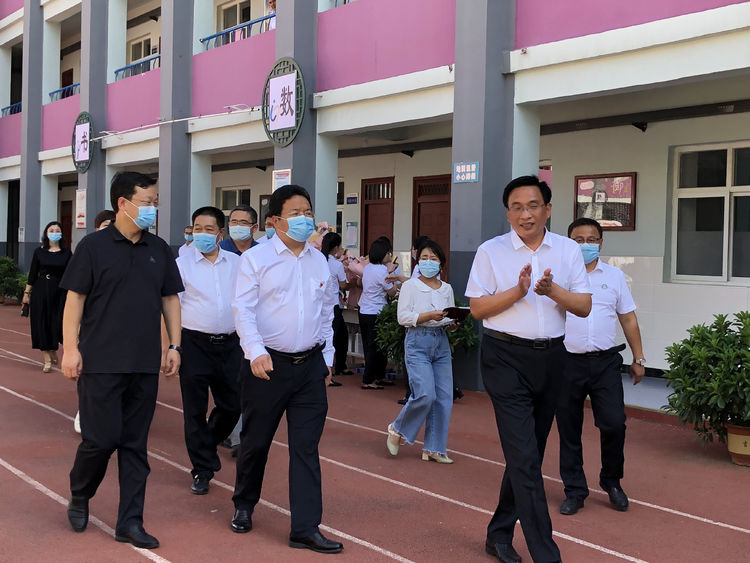 叢臺區(qū)永安中學慶祝第37屆教師節(jié)(圖14)