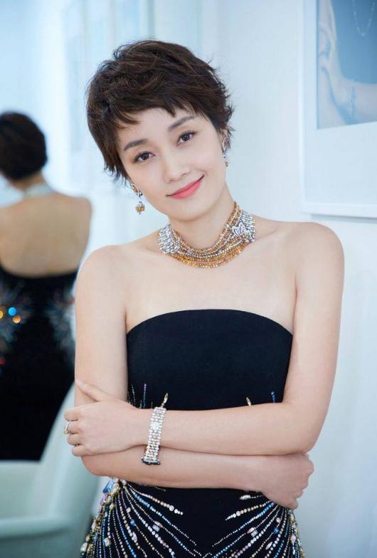 文章新恋情曝光，女友身材爆表！马伊琍、姚笛