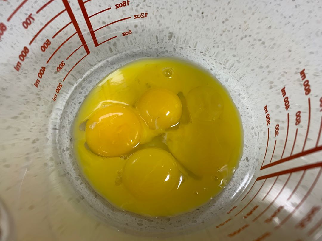 愛吃蛋糕不用買，教你在家自己做，口感細膩嫩滑，吃上一口超滿足