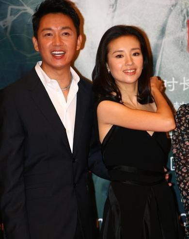 潘粤明父亲节晒出老照片，角落里他与前妻的合照，引起网友热议