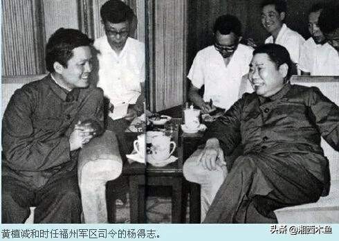 1981年，他驾机从台湾回归大陆，获奖金65万元