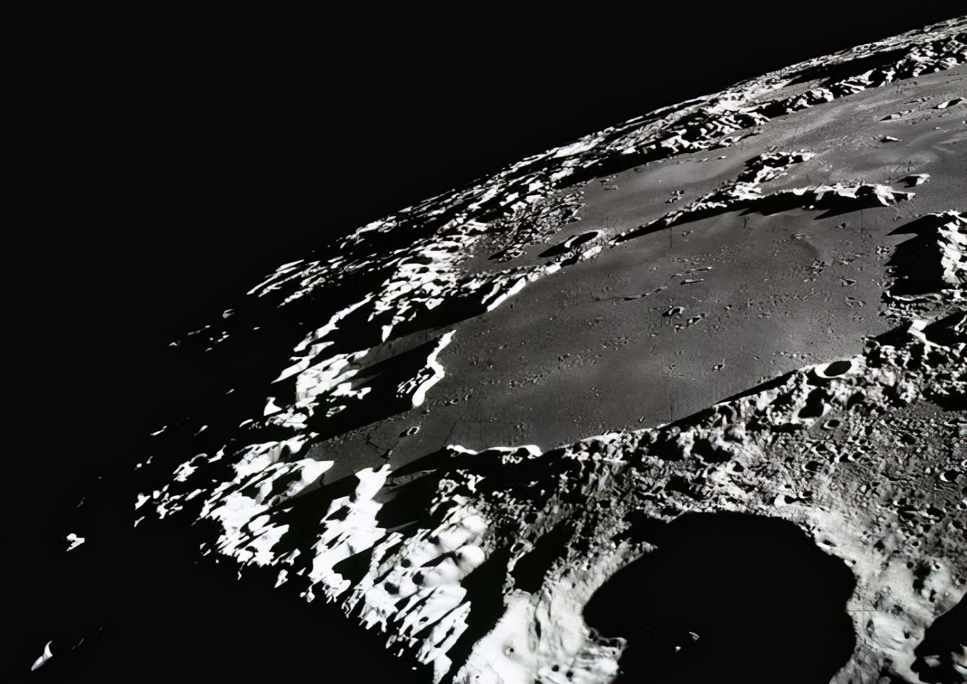 NASA放出重磅消息，吊了一星期胃口终于宣布：月球上有水资源