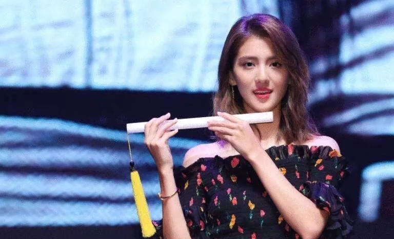 林峰前女友吴千语,终成豪门阔太预备役?