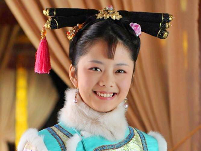 30岁谭松韵又演高中生，她巨好的观众缘背后有何玄学？