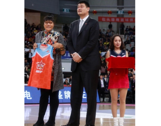 A Recent Photo Of 50-year-old Women's Basketball Star Zheng Haixia ...