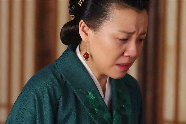 王若弗在王家并不得母亲待见，为何还养成了毫无城府的性格呢？