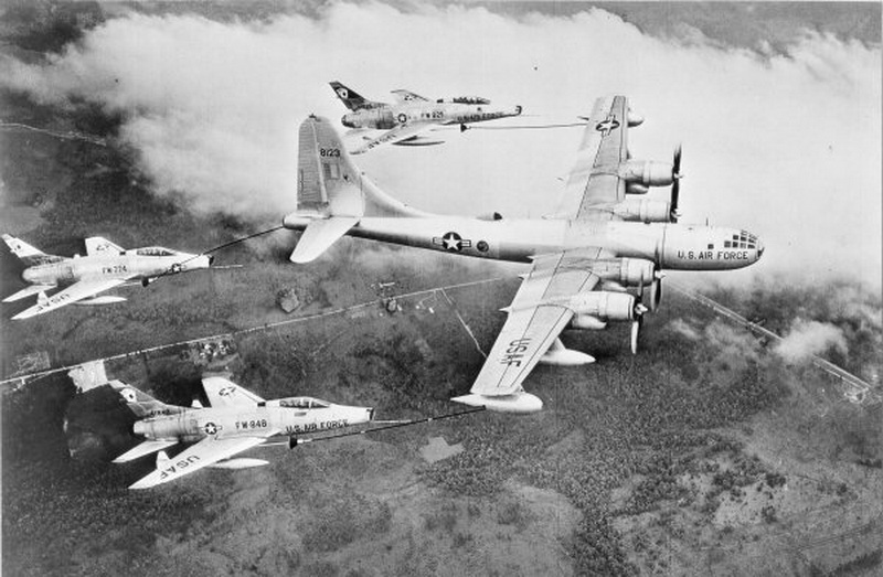 百系经典（一）：痛苦中开创超音速时代的F-100战斗机